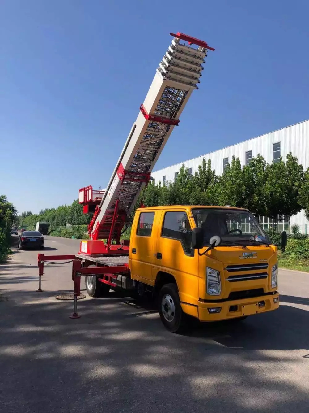 望都县附近的云梯车出租服务：轻松解决高空作业需求