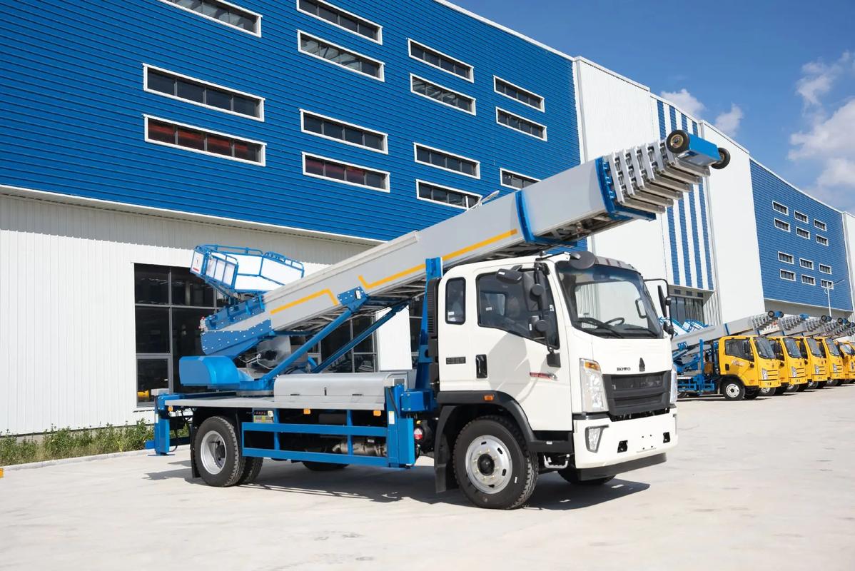 望都县出租云梯车高空作业车 建筑垃圾搬运